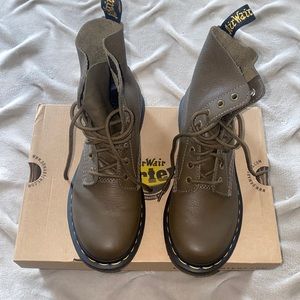 Dr.Martens Grenade green boots.